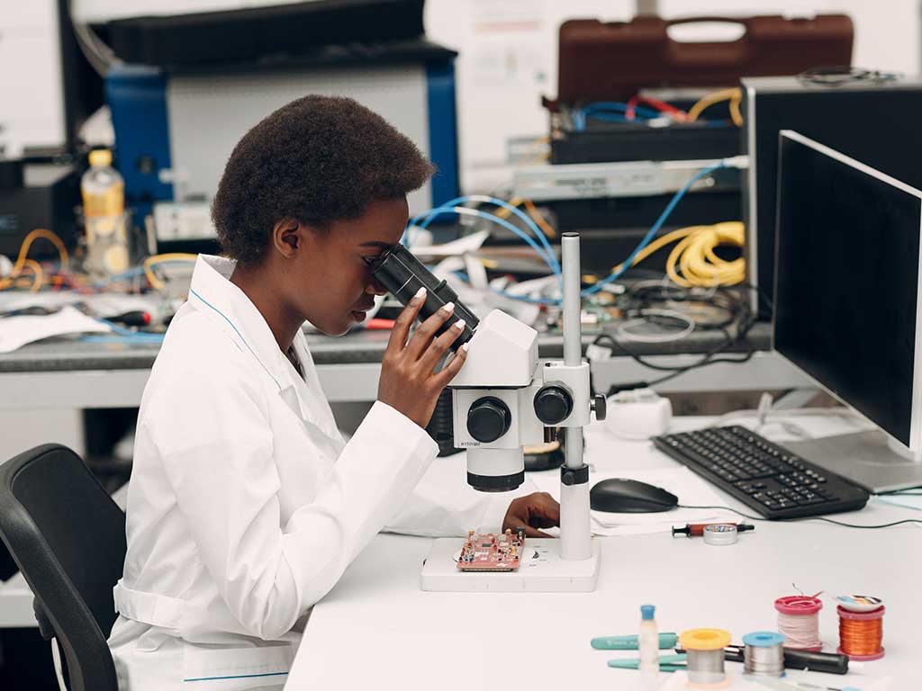 woman-working-in-lab